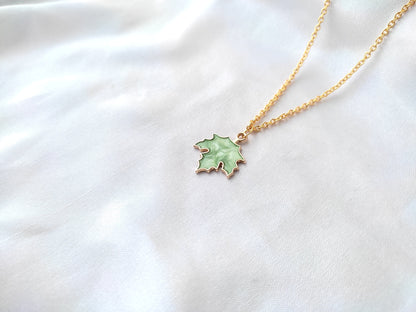Pretty leaf charm pendant necklace for women and girls
