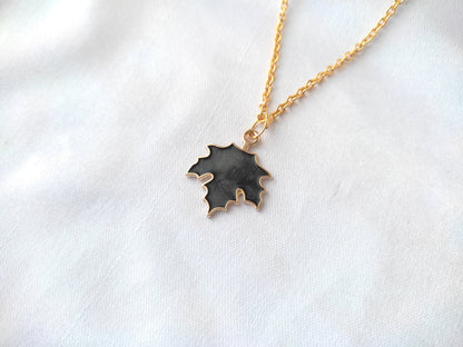 Pretty leaf charm pendant necklace for women and girls